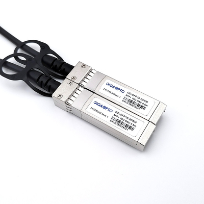 Cable de conexión directa de cobre negro con conector dorado